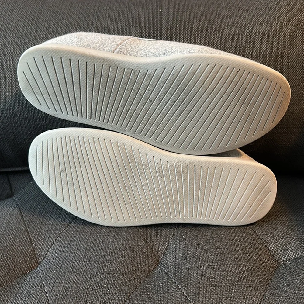 Allbirds Wool Lounger, size 7, grey wool and grey sole - Picture 2 of 6